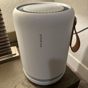 Molekule Air Mini+ Air Purifier READ DESCRIPTION